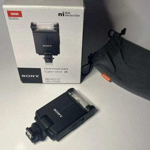 Спалах Sony HVL-F20M та видошукач Sony FDA-EV1M