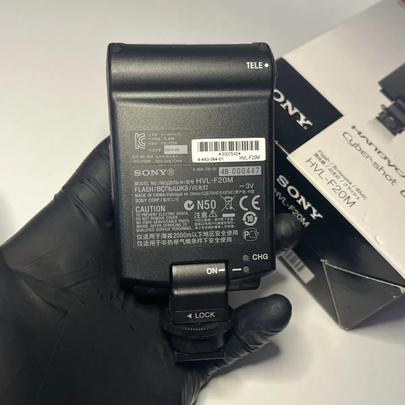 Спалах Sony HVL-F20M та видошукач Sony FDA-EV1M — фото 3