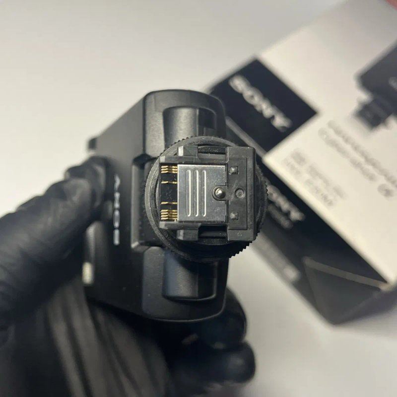 Спалах Sony HVL-F20M та видошукач Sony FDA-EV1M — фото 4
