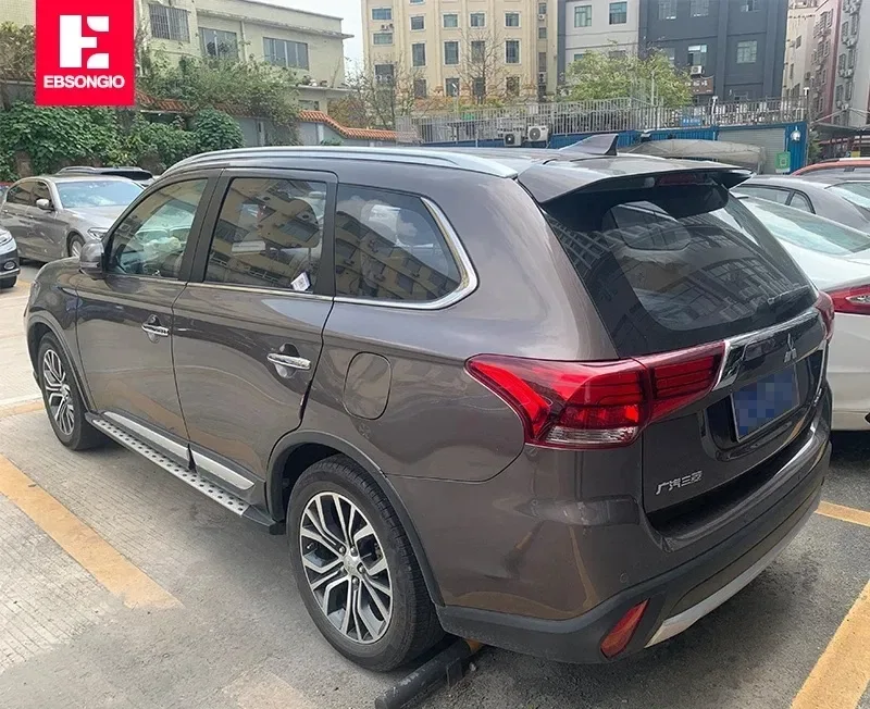 Спойлер Mitsubishi Outlander 3 2013-2020 у кольорі C06 коричневий — фото 5