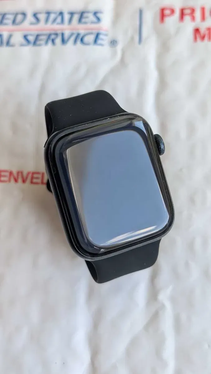 Справні без блокувань акб 91% Apple Watch SE 2 44 2 nd gen з США з захисним склом 3D — фото 6
