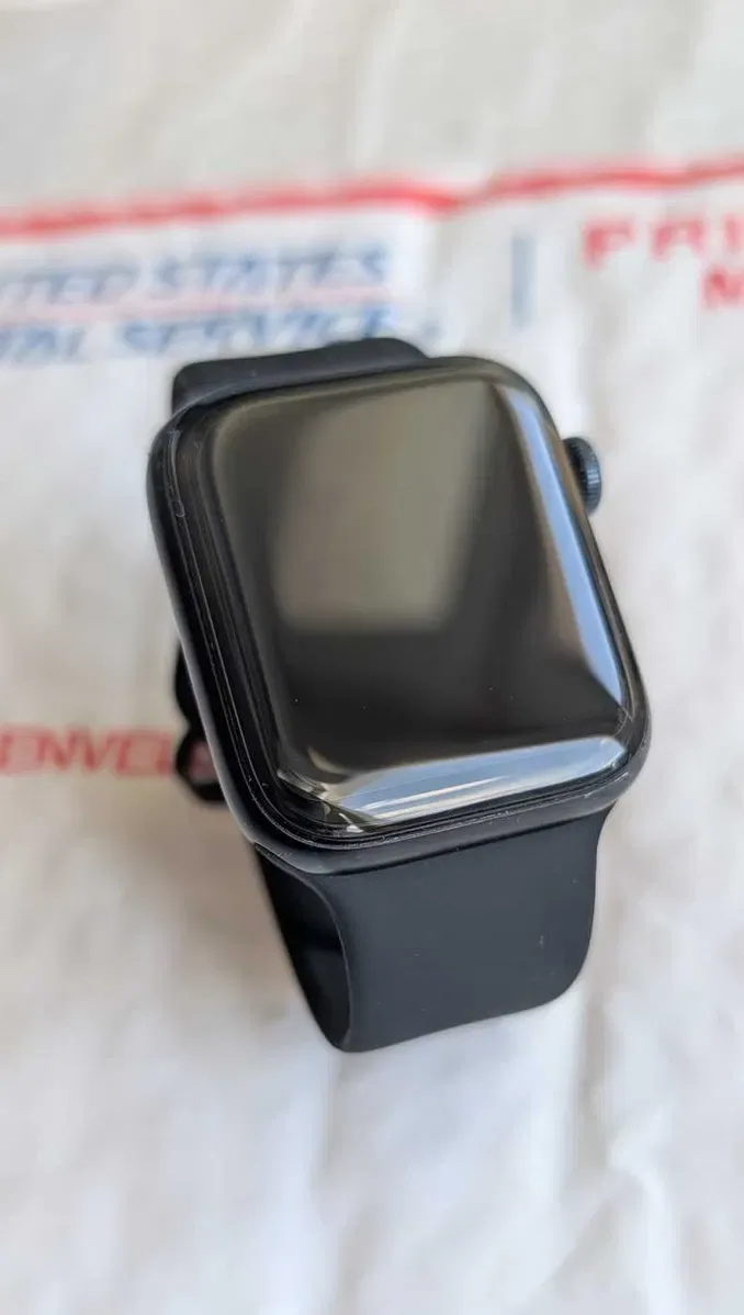 Справні без блокувань акб 91% Apple Watch SE 2 44 2 nd gen з США з захисним склом 3D — фото 7