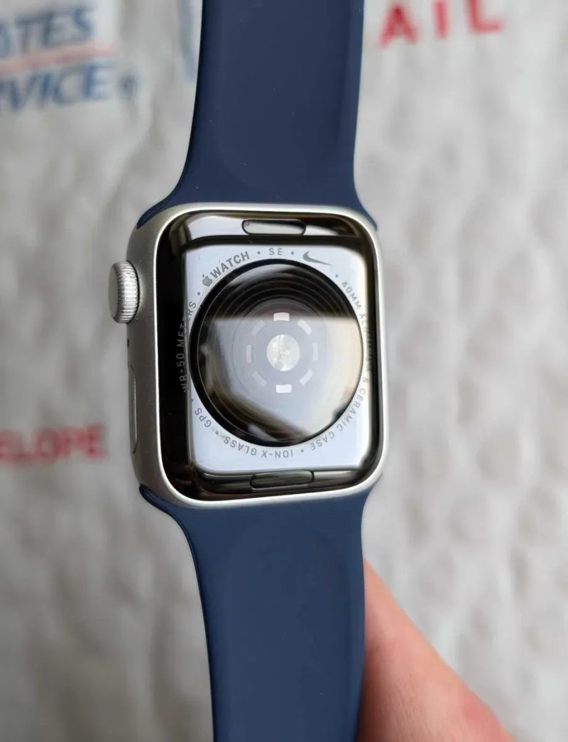 Справні гарний стан Apple Watch SE 40 silver батаре 86% з США Магазин Гарантія — фото 2