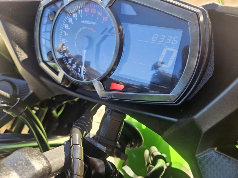 СТОКМОТО Мотоцикл Kawasaki Ninja 400 2020рік. Пробіг 8000км.РОЗМИТНЕНИЙ Стан НОВОГО  !Без пробігу по Україні Кавасаки нинзя — фото 3