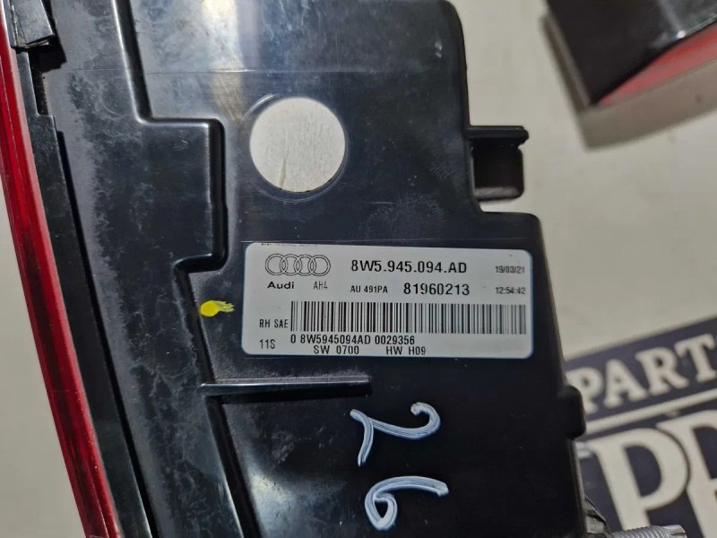 Стоп сигнал задний задній у кришку багажника внутрішній Audi A4 B9 2021 2022 2023 — фото 5