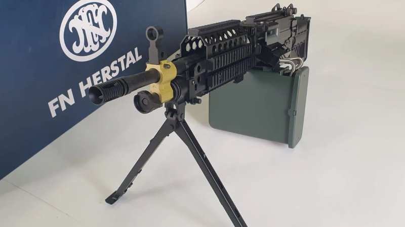 Страйкбольний кулемет A&K M249 Mk46 — фото 4