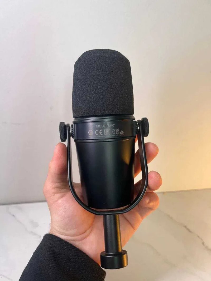 Студійний мікрофон SHURE MV7 XLR — фото 4