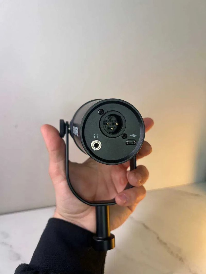 Студійний мікрофон SHURE MV7 XLR — фото 5
