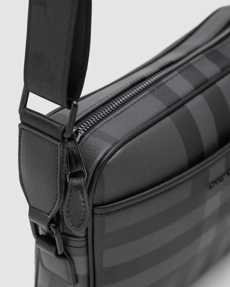 Сумка чоловіча Burberry Muswell Shoulder Crossbody Bag Dark Grey копія 1:1 — фото 3