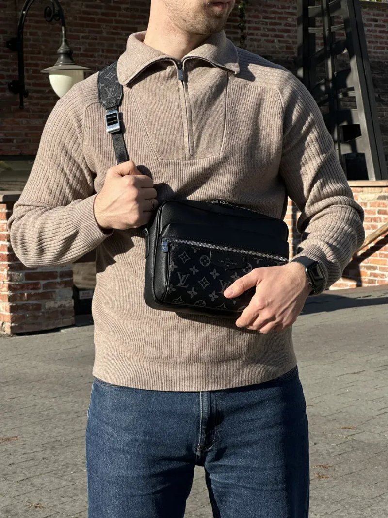 Сумка чоловіча Louis Vuitton Eclipse Outdoor Messenger Monogram Taiga Black копія 1:1 — фото 6