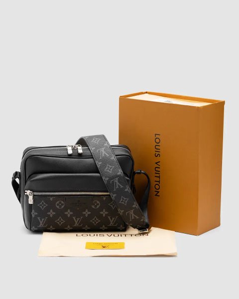 Сумка чоловіча Louis Vuitton Eclipse Outdoor Messenger Monogram Taiga Black копія 1:1