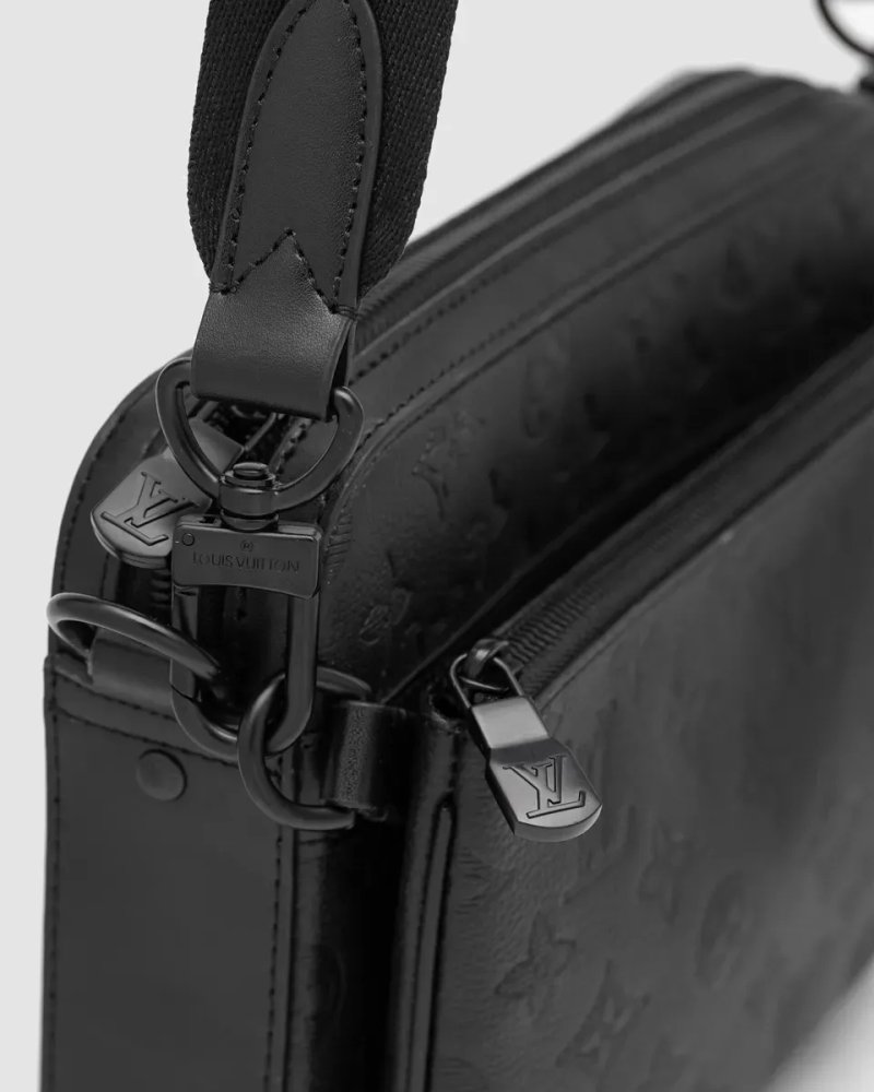 Сумка чоловіча Louis Vuitton Trio Messenger Black Embossing Leather копія 1:1 — фото 3
