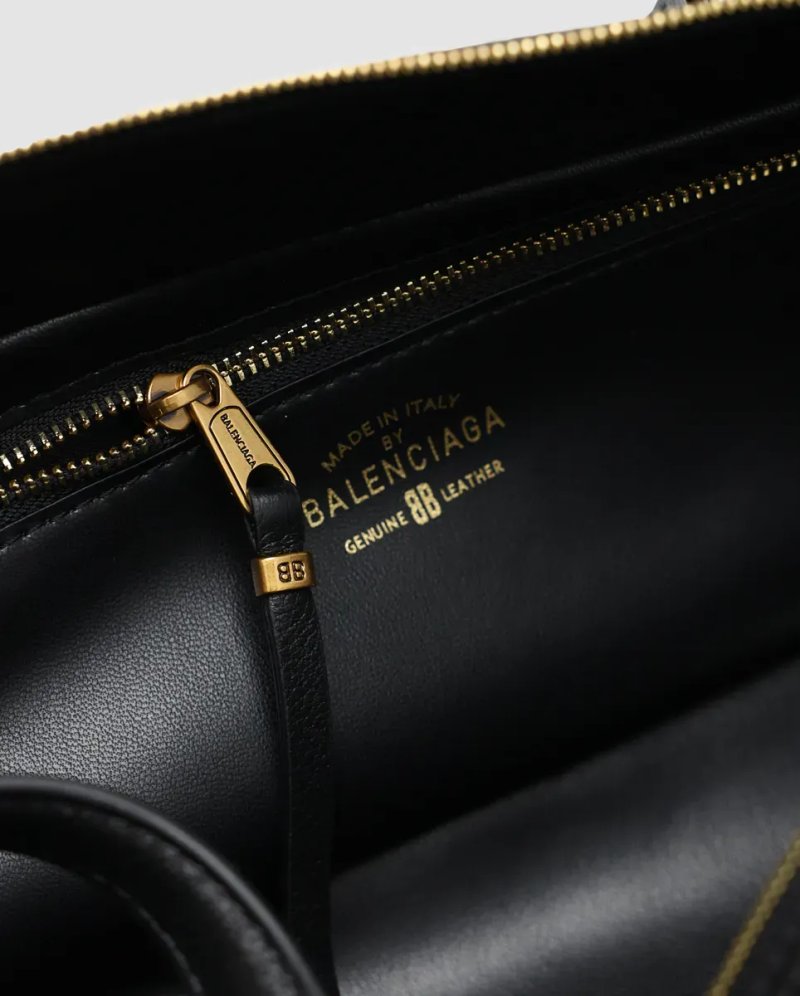Сумка жіноча Balenciaga Carrie Bowling Bag Small in Black Calfskin копія 1:1 — фото 3