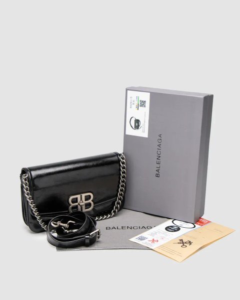 Сумка жіноча Balenciaga Small Bb Flap Patent Leather Bag Black/Silver копія 1:1