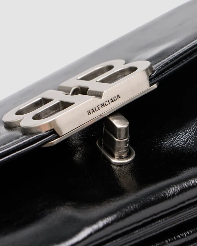 Сумка жіноча Balenciaga Small Bb Flap Patent Leather Bag Black/Silver копія 1:1 — фото 5