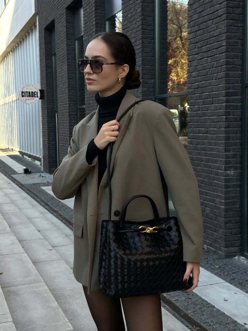 Сумка жіноча Bottega Veneta Andiamo Bag Black копія 1:1 — фото 6