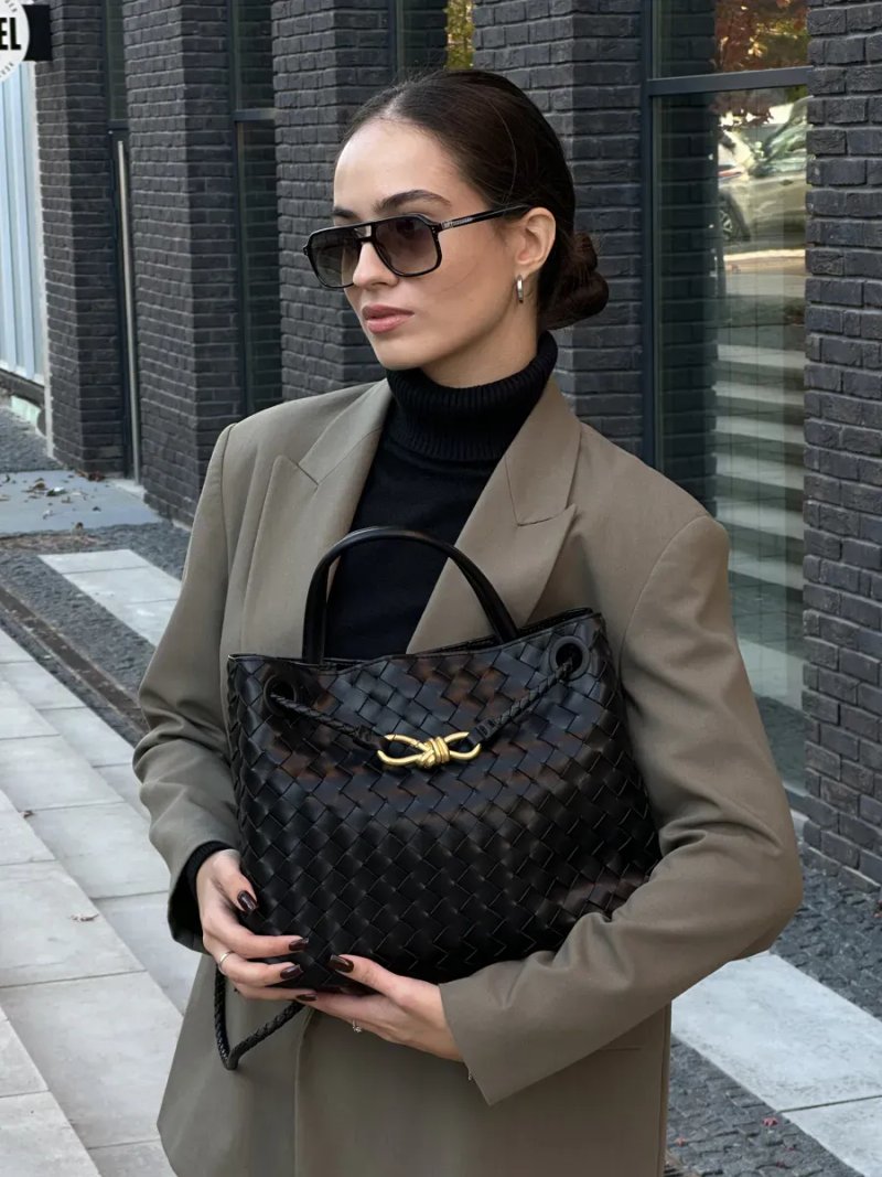 Сумка жіноча Bottega Veneta Andiamo Bag Black копія 1:1 — фото 7