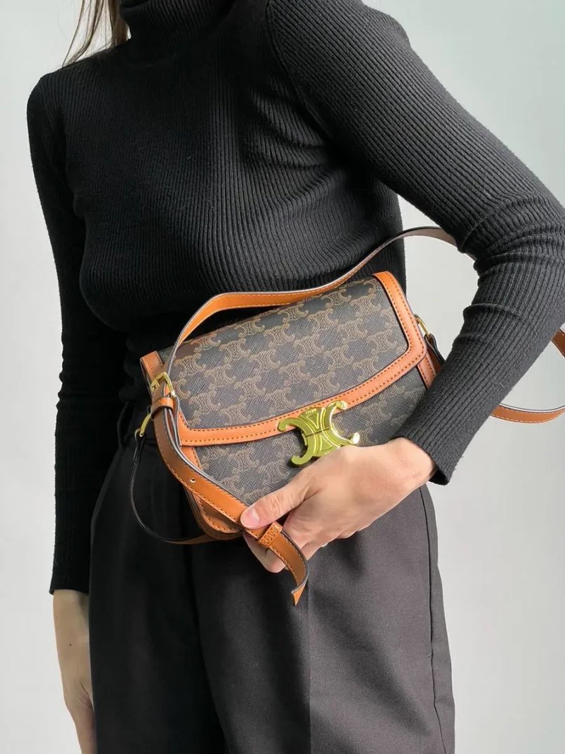 Сумка жіноча Celine Teen Triomphe Bag in Triomphe Canvas And Calfskin Tan копія 1:1 — фото 5