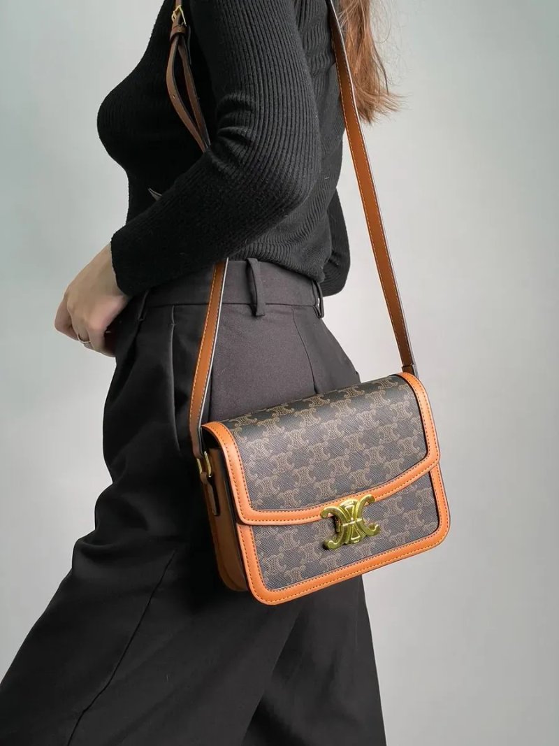 Сумка жіноча Celine Teen Triomphe Bag in Triomphe Canvas And Calfskin Tan копія 1:1 — фото 6