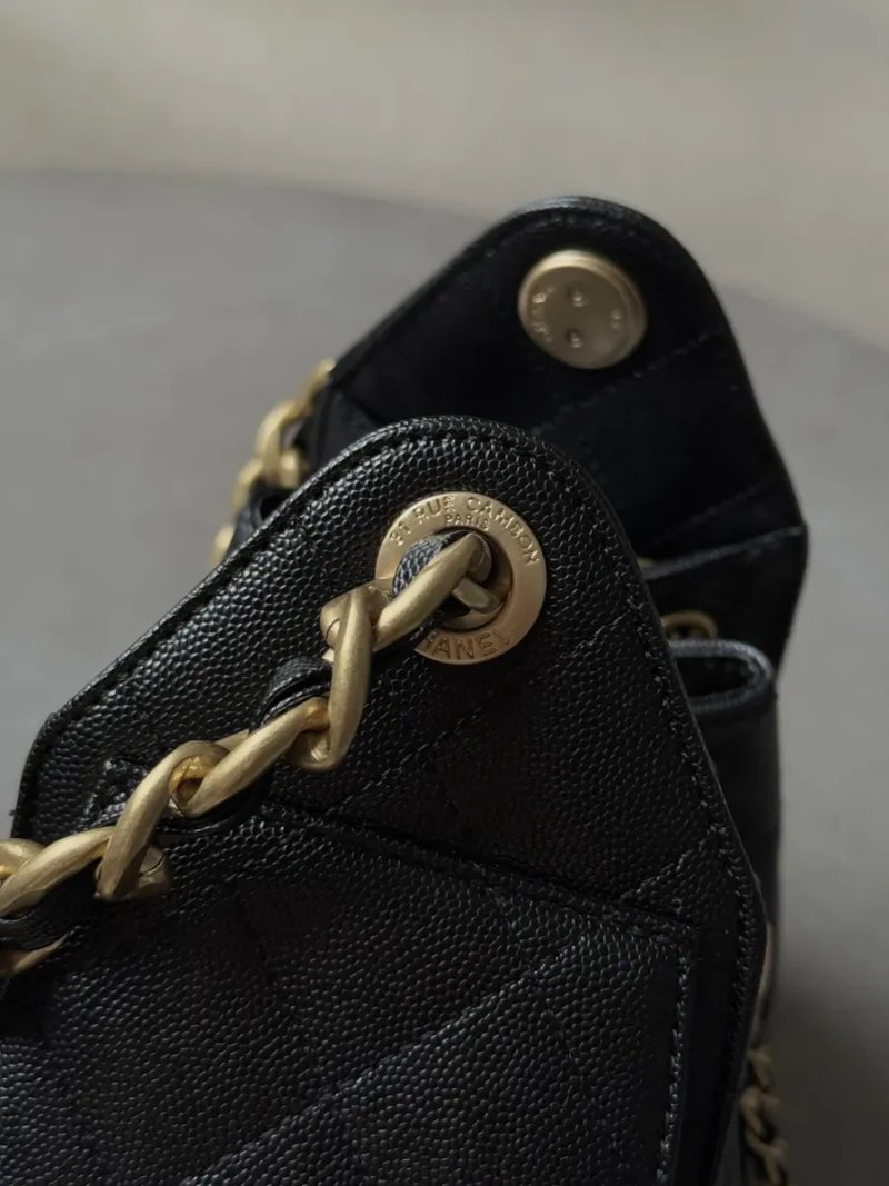 Сумка жіноча Chanel 25 Micro Handbag in Grained Calfskin Black/Gold копія 1:1 — фото 6