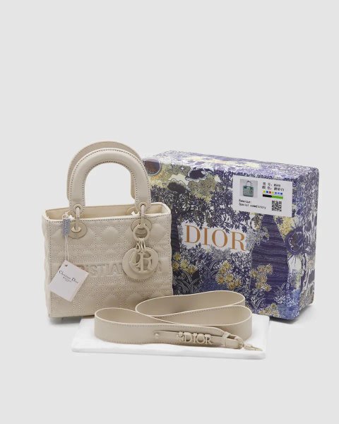 Сумка жіноча Christian Dior Latte Ultramatte Cannage Calfskin Mini Lady Dior Beige копія 1:1