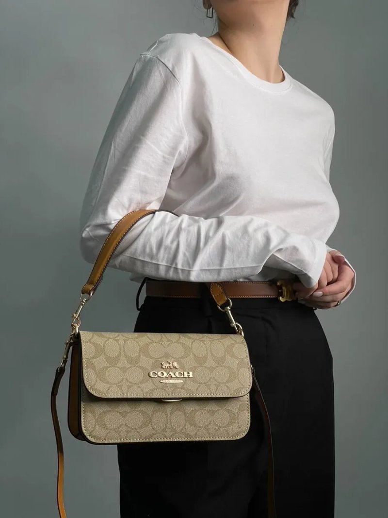 Сумка жіноча Coach Brynn Flap Crossbody In Signature Canvas Beige копія 1:1 — фото 5
