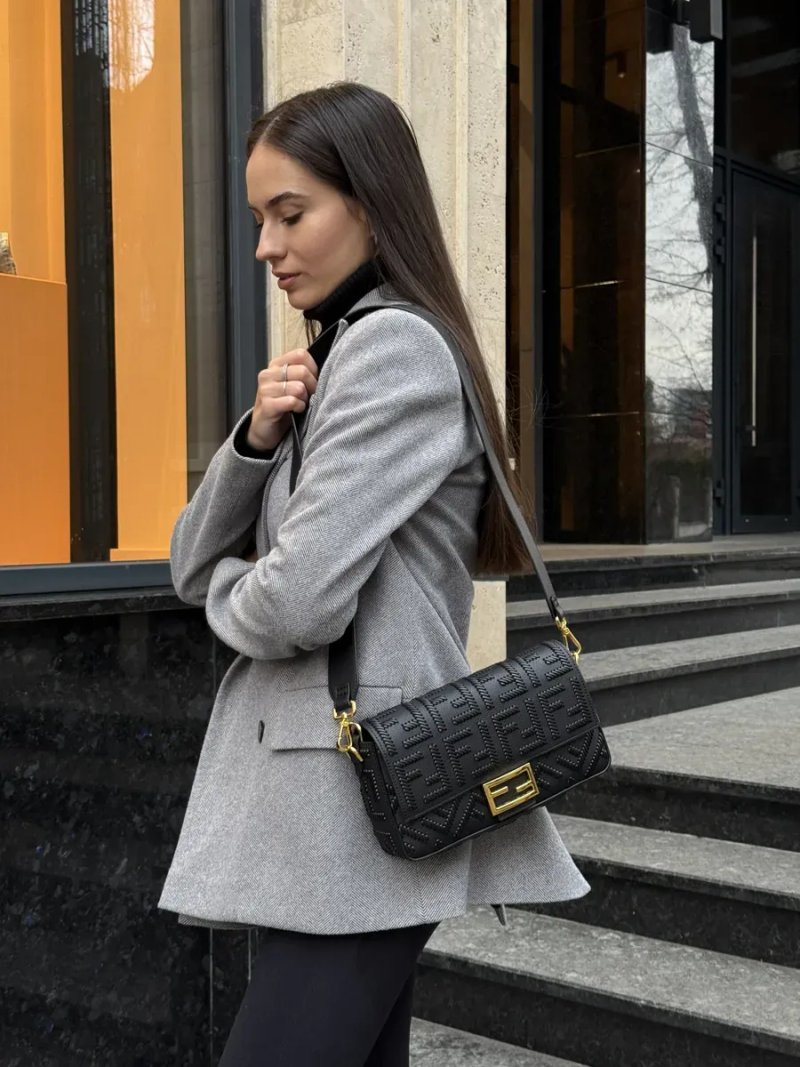 Сумка жіноча Fendi Baguette With Macro Topstitches Black Leather копія 1:1 — фото 5