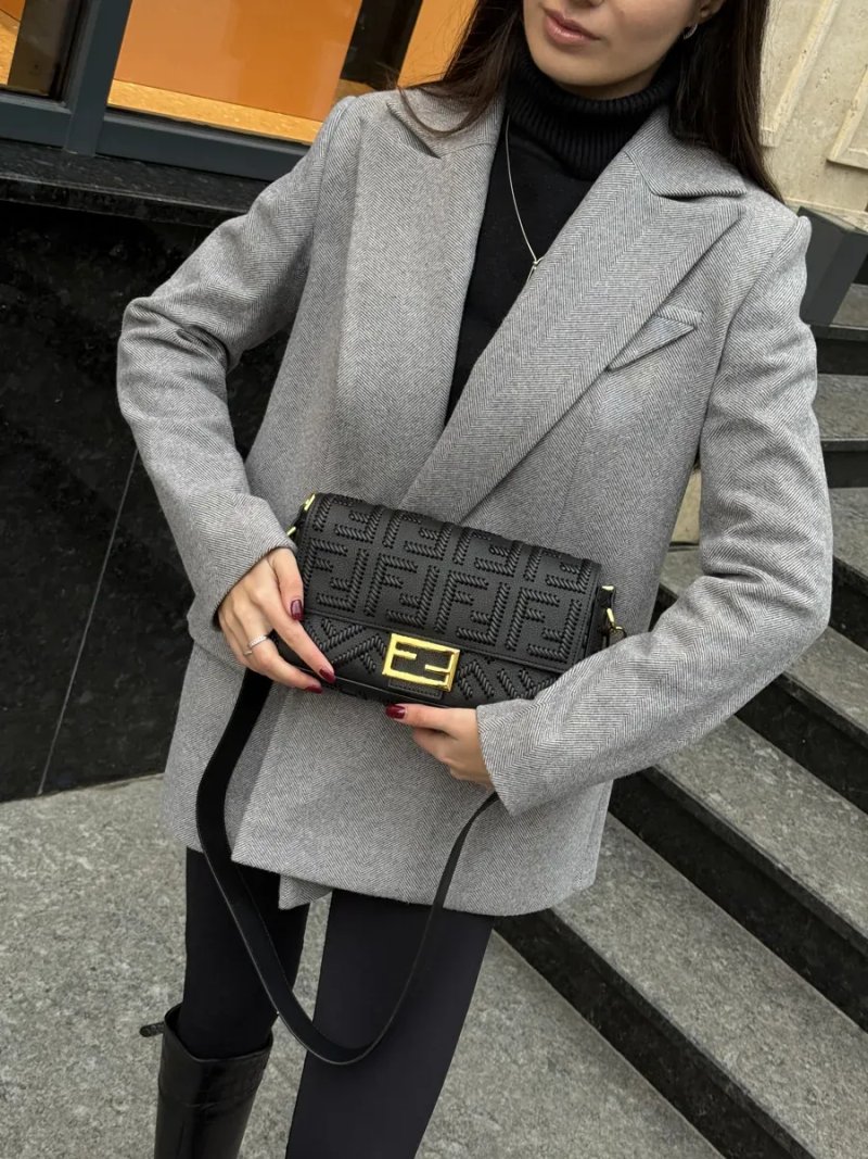 Сумка жіноча Fendi Baguette With Macro Topstitches Black Leather копія 1:1 — фото 6