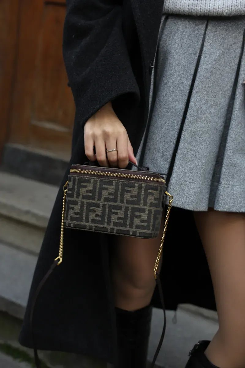 Сумка жіноча Fendi Vanity Tobacco Brown FF Jacquard Fabric Mini-Bag копія 1:1 — фото 8