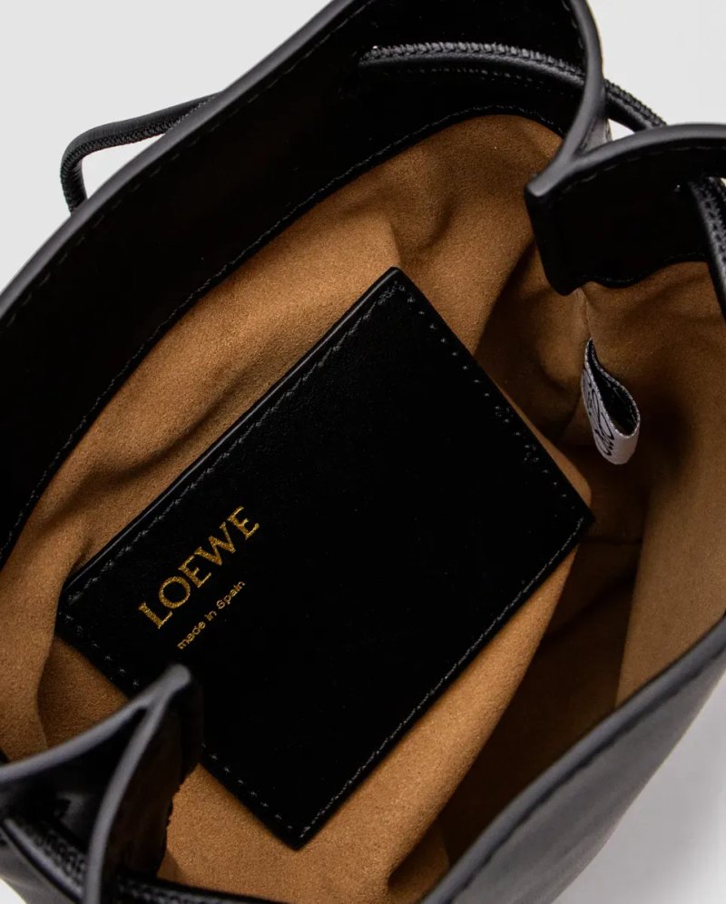 Сумка жіноча Loewe Pebble Pouch in Smooth Calfskin Black копія 1:1 — фото 5
