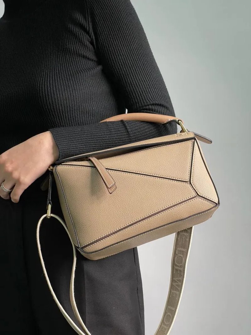 Сумка жіноча Loewe Small Puzzle Bag in Classic Calfskin Beige копія 1:1 — фото 5
