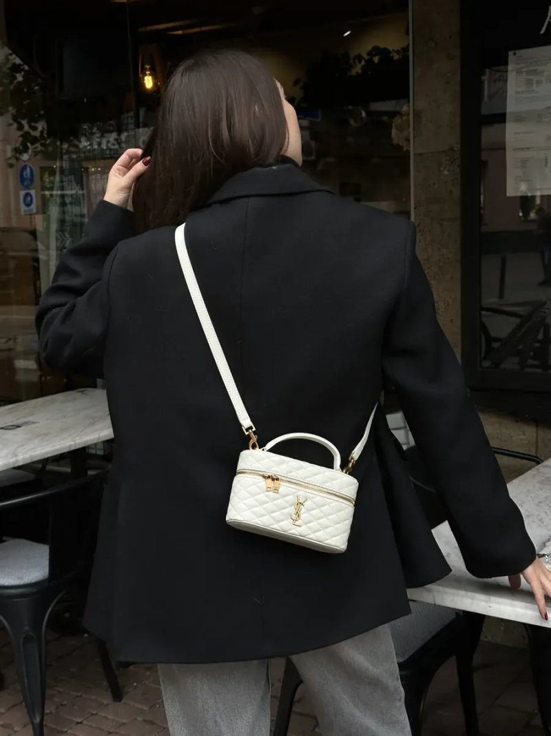 Сумка жіноча Saint Laurent Gaby Vanity Leather Shoulder Bag Cream копія 1:1 — фото 5