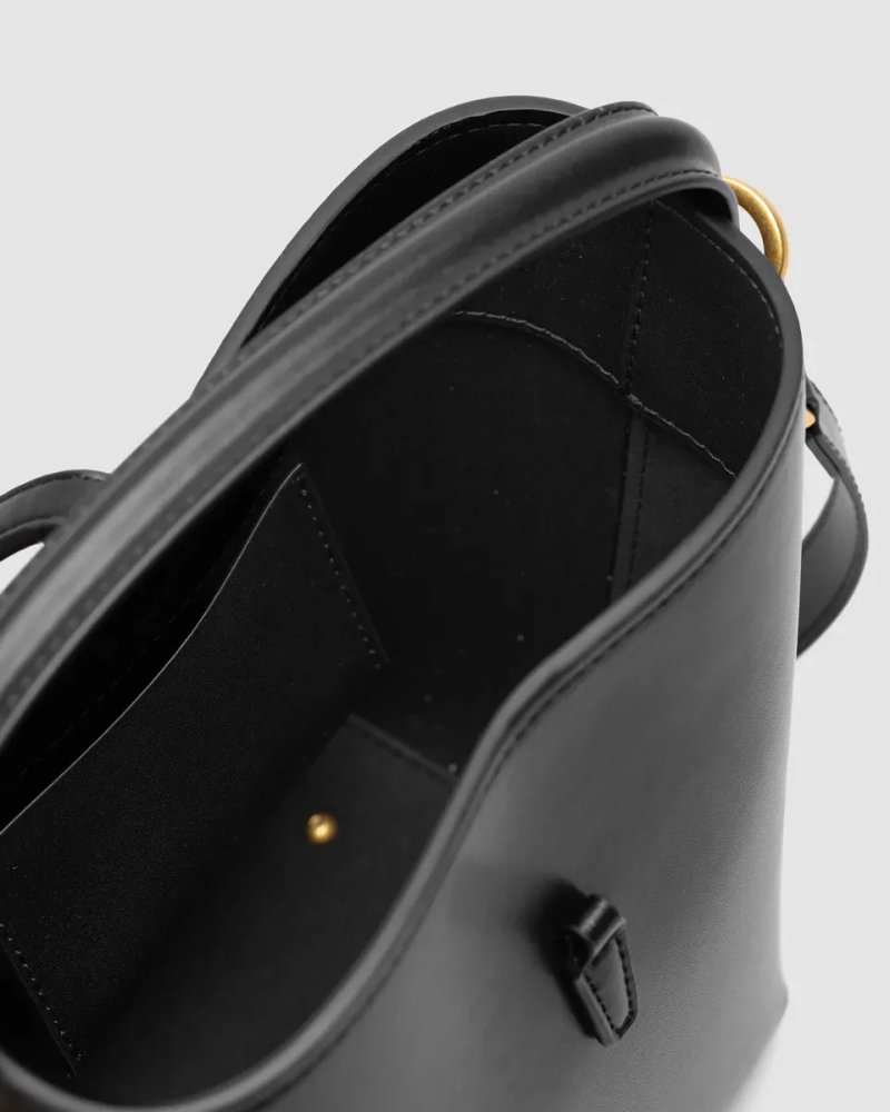 Сумка жіноча Saint Laurent Medium Le 37 Shiny Leather Bucket Bag Black копія 1:1 — фото 5