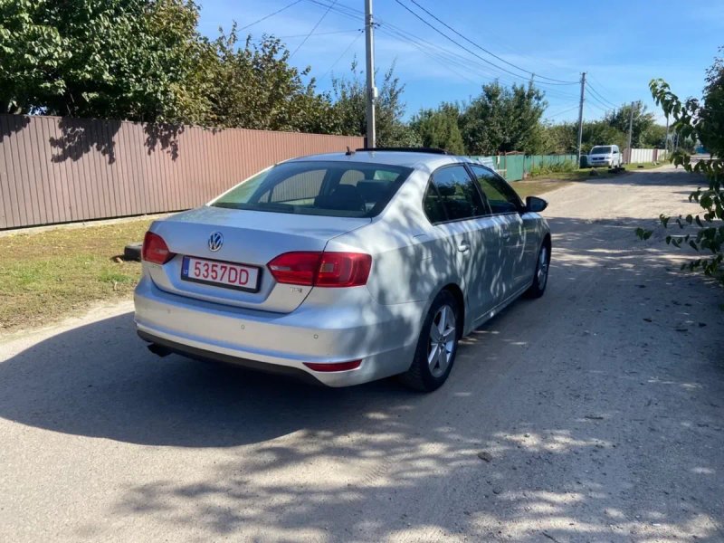 Свіжопришнана Volkswagen Jetta 2013  Turbo — фото 3