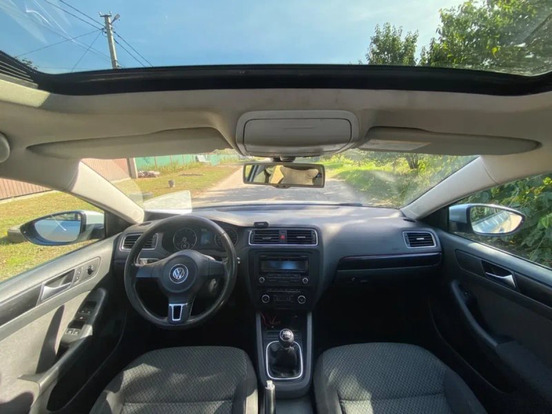 Свіжопришнана Volkswagen Jetta 2013  Turbo — фото 7