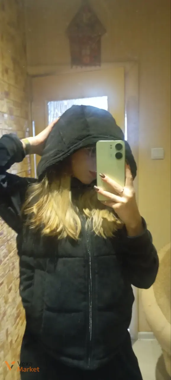 Тепла жилетка чорна — фото 3
