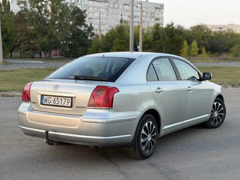 Toyota Avensis 2.0 tdi — фото 4