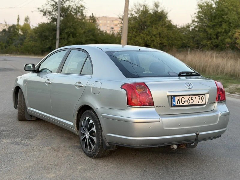 Toyota Avensis 2.0 tdi — фото 5