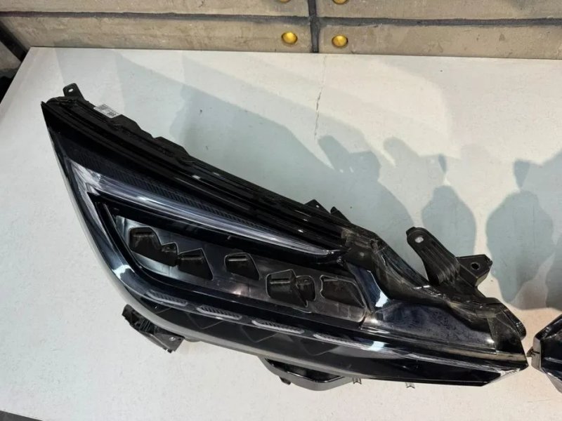 Toyota C-HR II Full LED Adaptive LED фара ліва права комплект OEM Europe 81150-F4510 81110-F4510 — фото 3