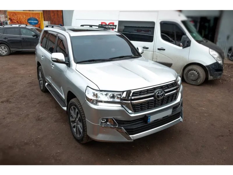 Toyota Land Cruiser 200 Комплект обвісів 2016+ Executive 2021 Чорний — фото 4