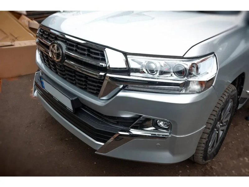 Toyota Land Cruiser 200 Комплект обвісів 2016+ Executive 2021 Чорний — фото 5