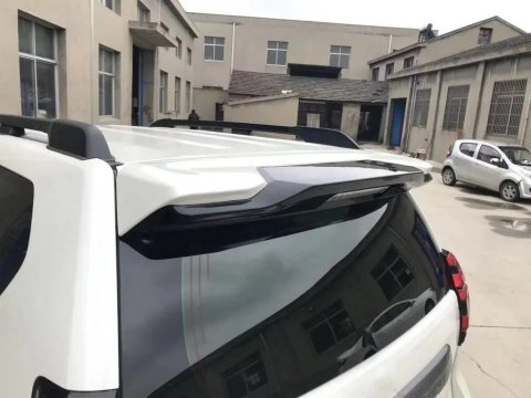 Toyota Land Cruiser Prado 150 Спойлер вставка поверх рідного спойлеру