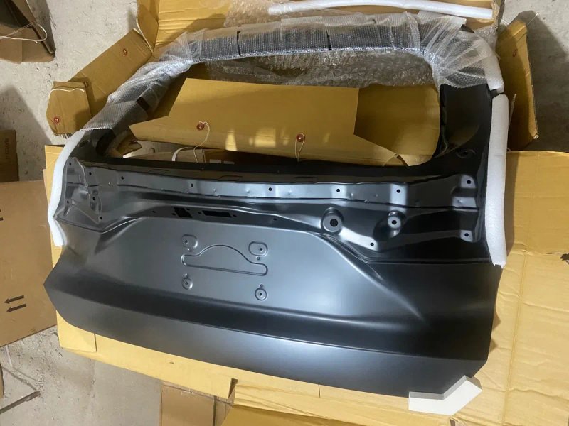 Toyota Venza крышка багажника 2021-2024 67005-48A50 — фото 3