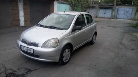 Toyota Yaris автомат 1,3 бензин тойота ярис на автомате авто для города автомобиль