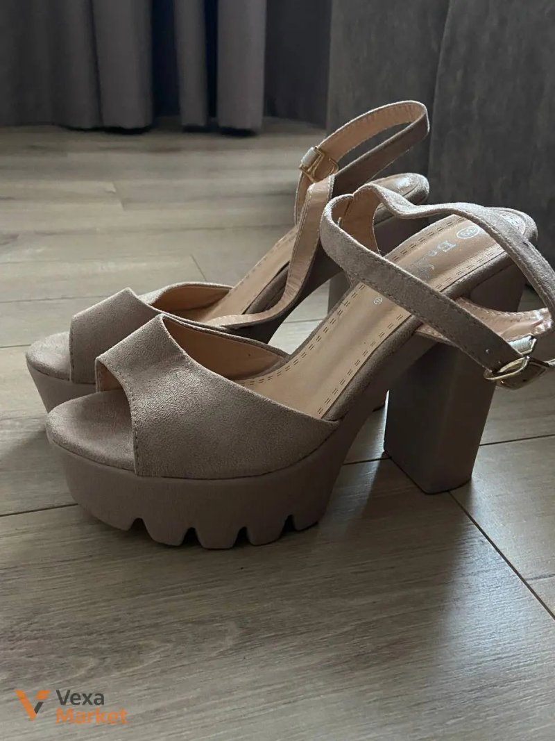 Туфлі на підборах чорні розмір 39 — фото 3