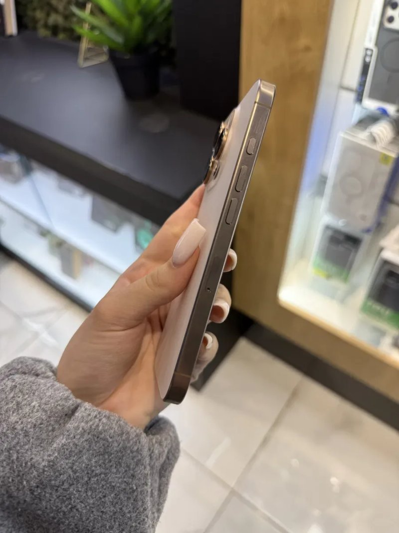 Used iPhone 16 Pro 256gb Desert (global) — фото 2