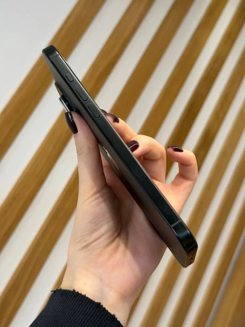 Used iPhone 16 Pro Max 256gb Black e-sim — фото 4