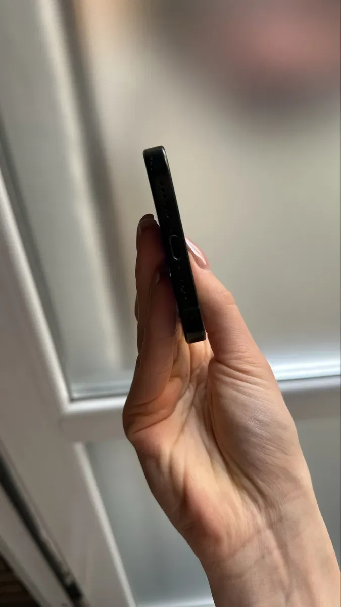 Used iPhone 16 Pro Max 256Gb Black esim — фото 3