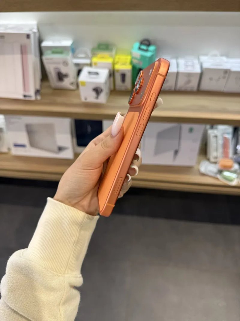 Used iPhone 17 Pro 256gb Orange (global) — фото 2