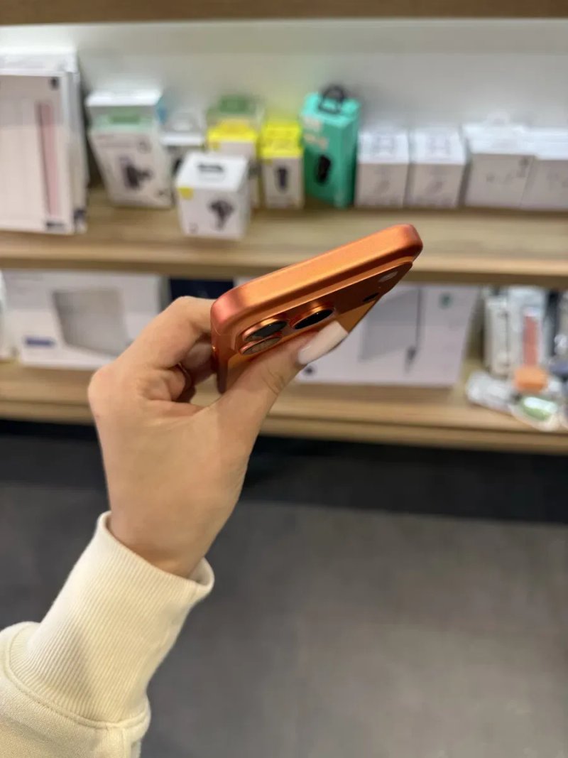 Used iPhone 17 Pro 256gb Orange (global) — фото 3